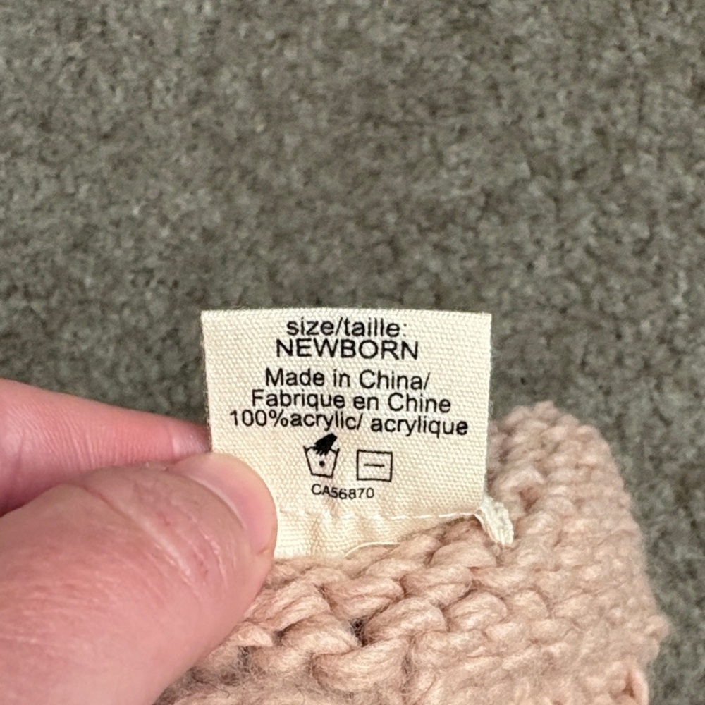 The Blueberry Hill 🫐 Cozy Pink Knit Pom-Pom Beanie for Newborns - Picture 4 of 6